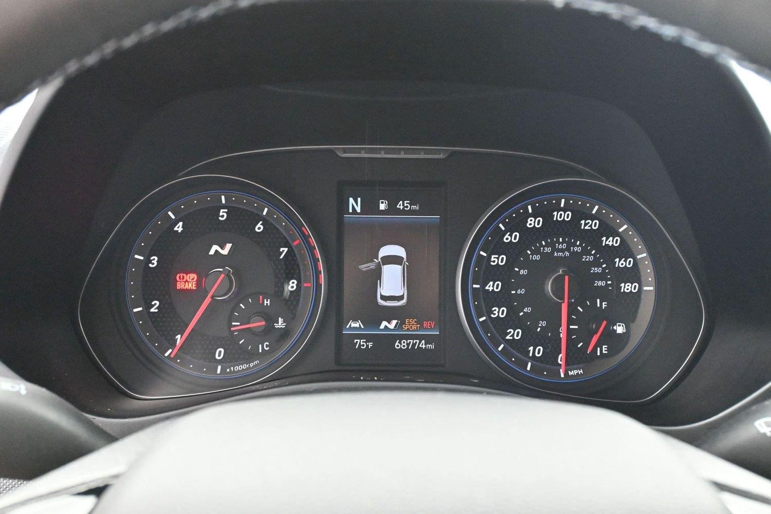 Used 2022 Lunar White Hyundai Base image 18