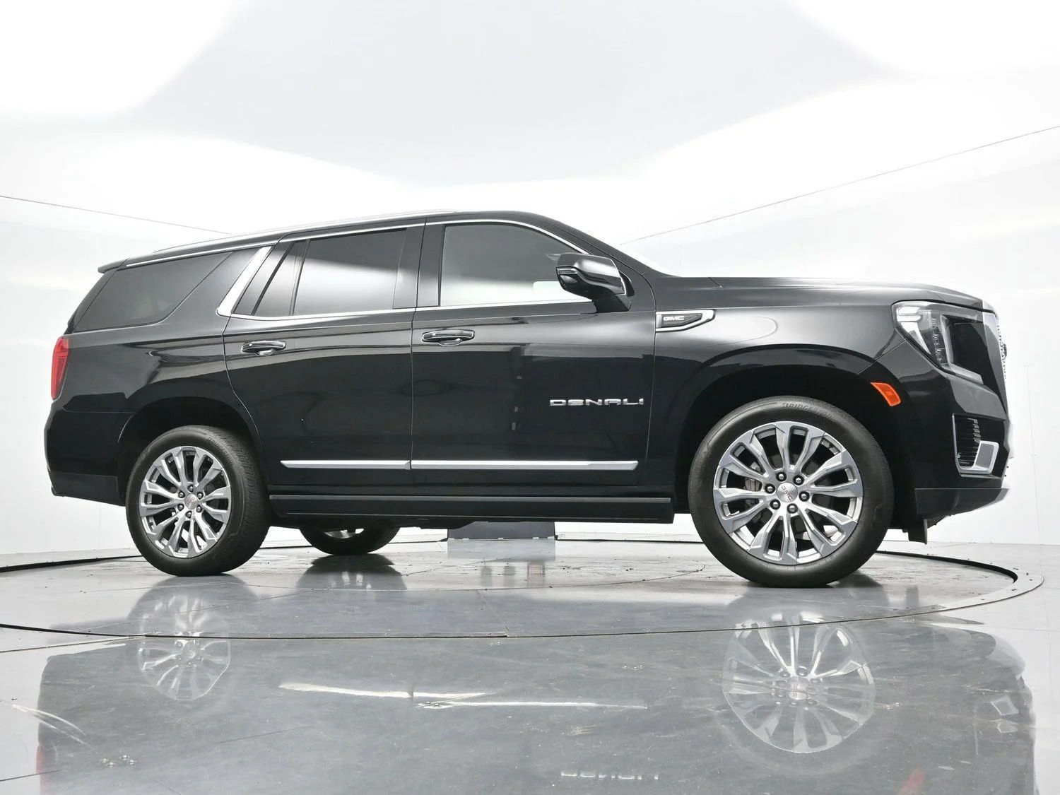 Used 2024 Onyx Black GMC Denali image 51