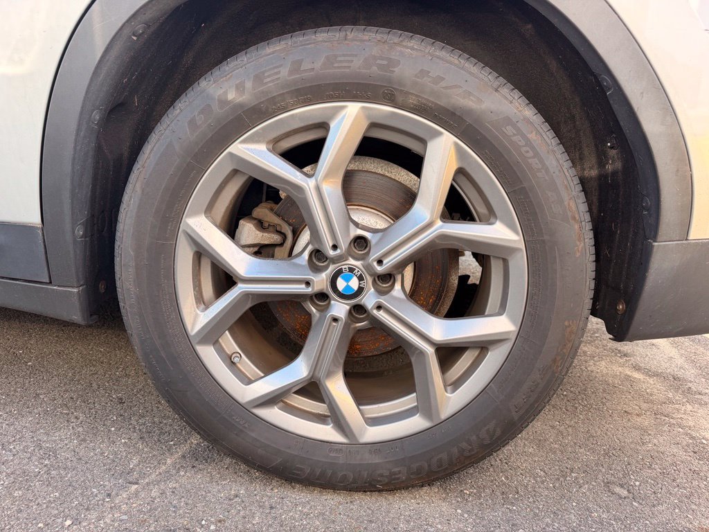 Used 2020 Silver BMW xDrive30i image 5