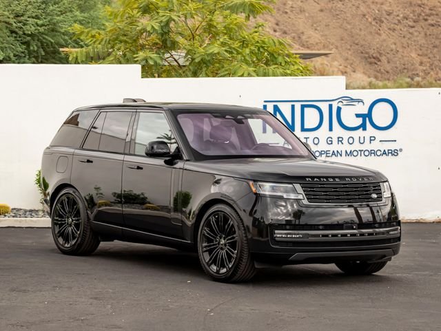 Used 2023 Santorini Black Metallic Land Rover SE image 4