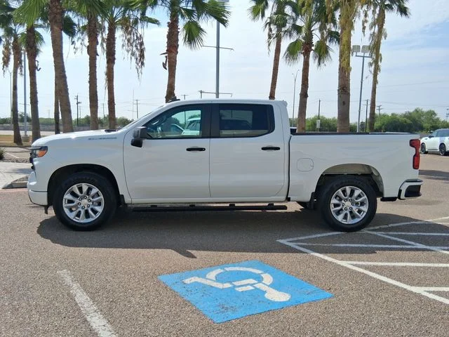 Used 2023 White Chevrolet Custom image 3