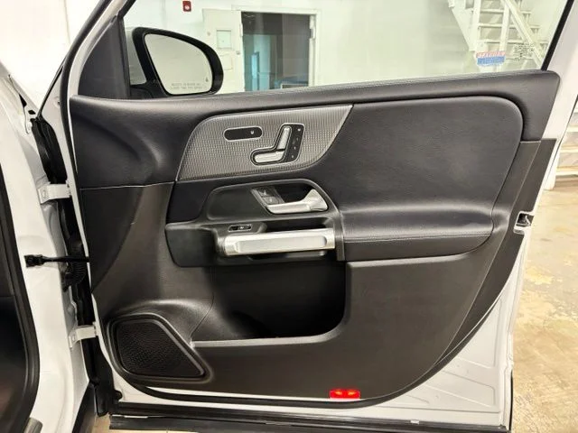 Used 2020  Mercedes-Benz GLB 250 image 22