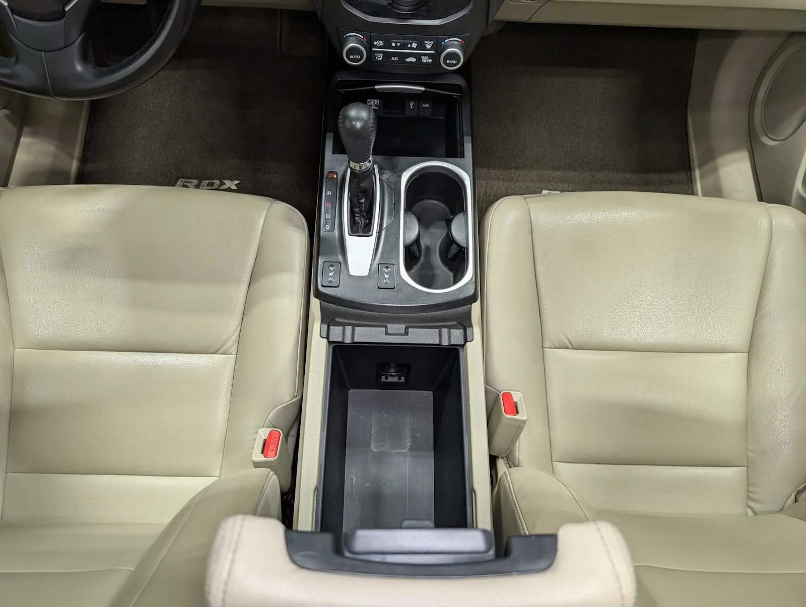 Used 2018 White Diamond Pearl Acura  image 20