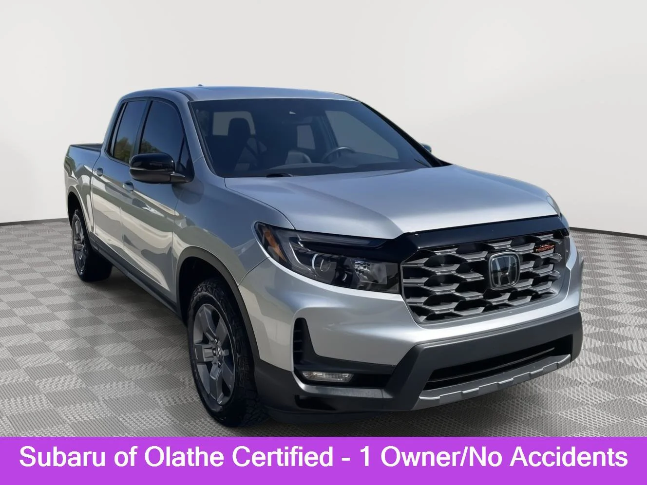 Used 2025 Solar Silver Metallic Honda TrailSport image 1