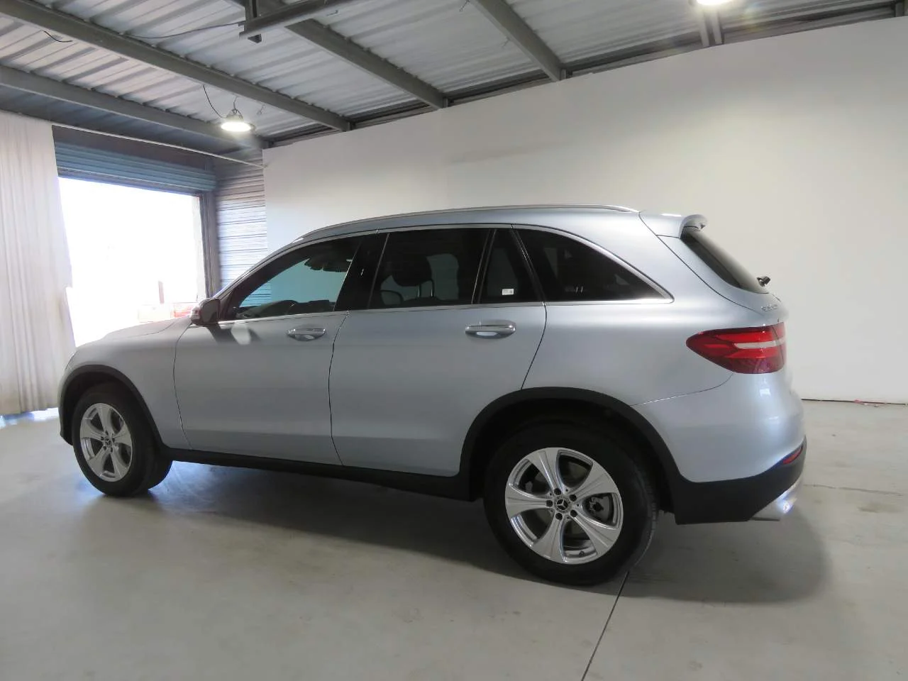 Used 2018 Lunar Blue Metallic Mercedes-Benz GLC 300 image 8
