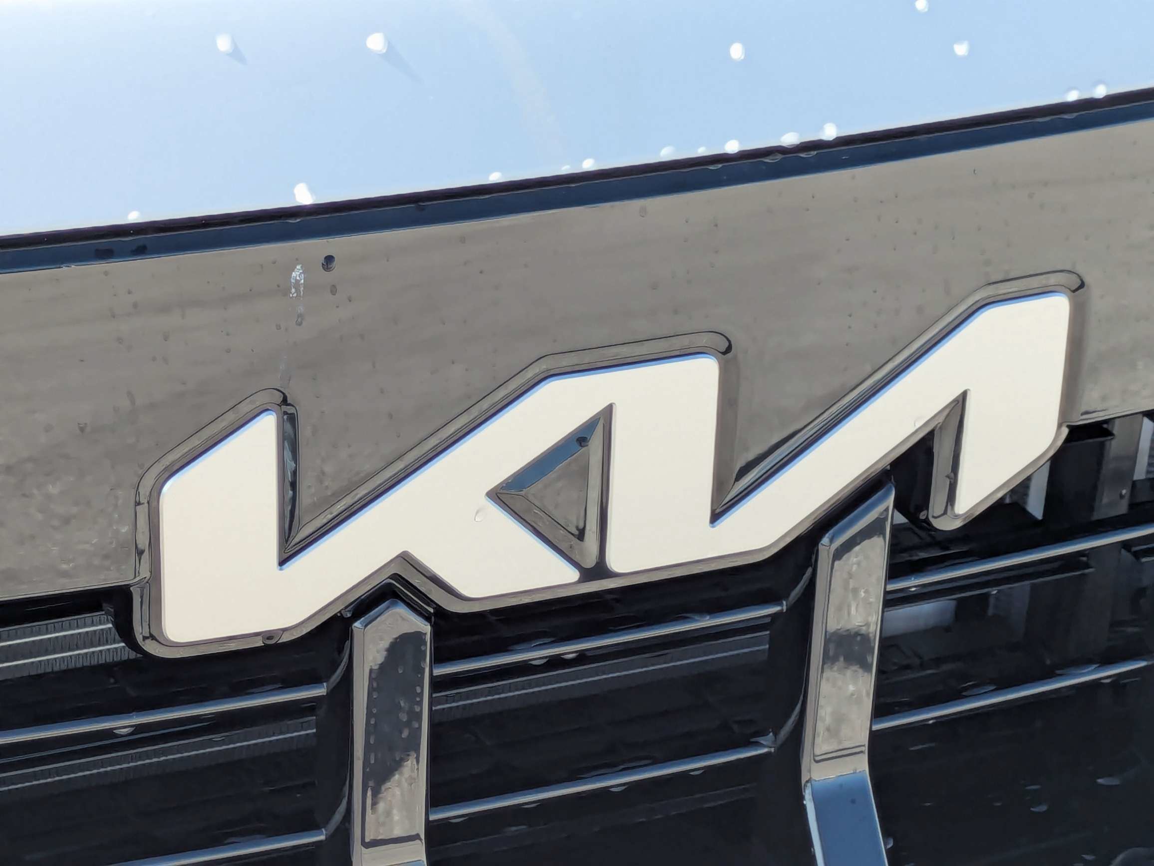 New 2027 Glacial White Pearl Kia EX image 14