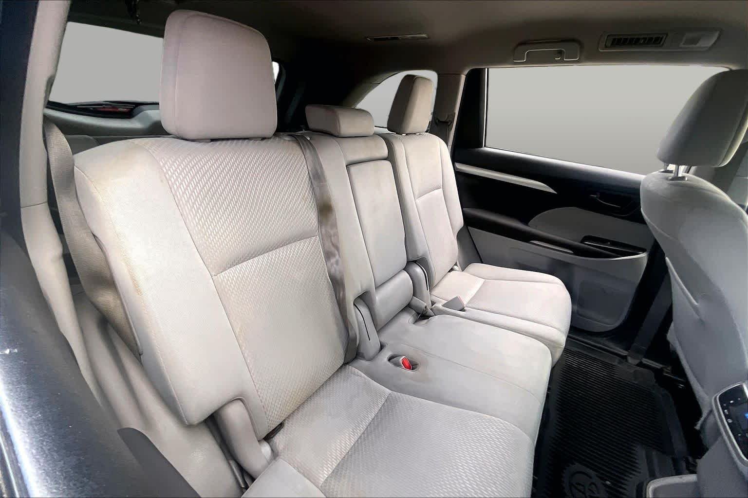 Used 2018 Celestial Silver Metallic Toyota LE image 19