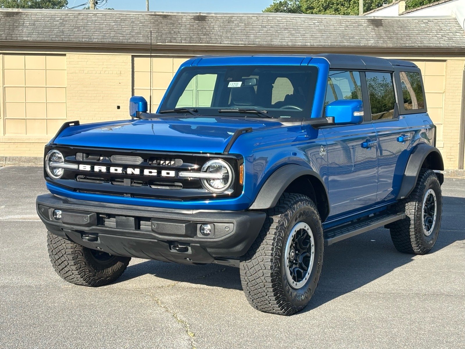 2022 Ford Bronco Outer Banks Advanced 4x4's photo
