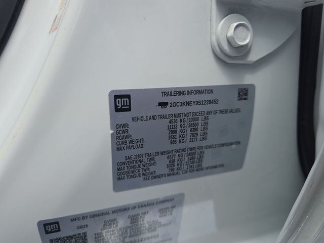 Used 2025 White Chevrolet LT image 36