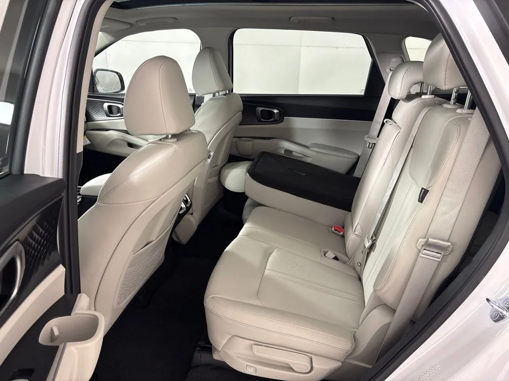 New 2026 White Kia S image 23