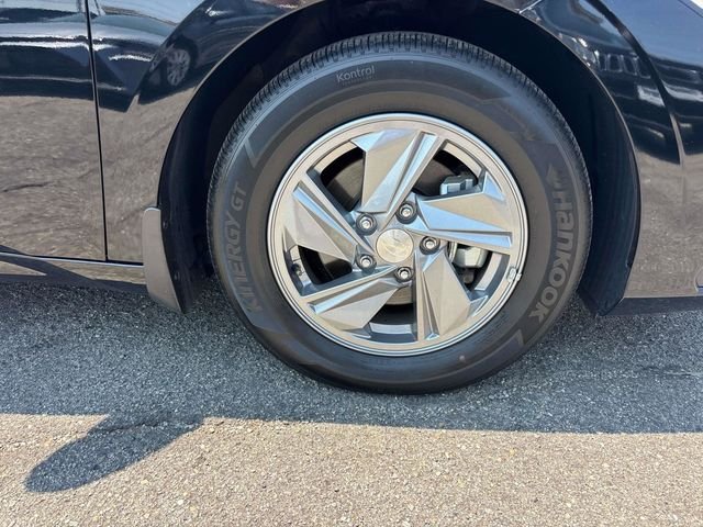 Certified Used 2024 Abyss Black Hyundai SE image 33