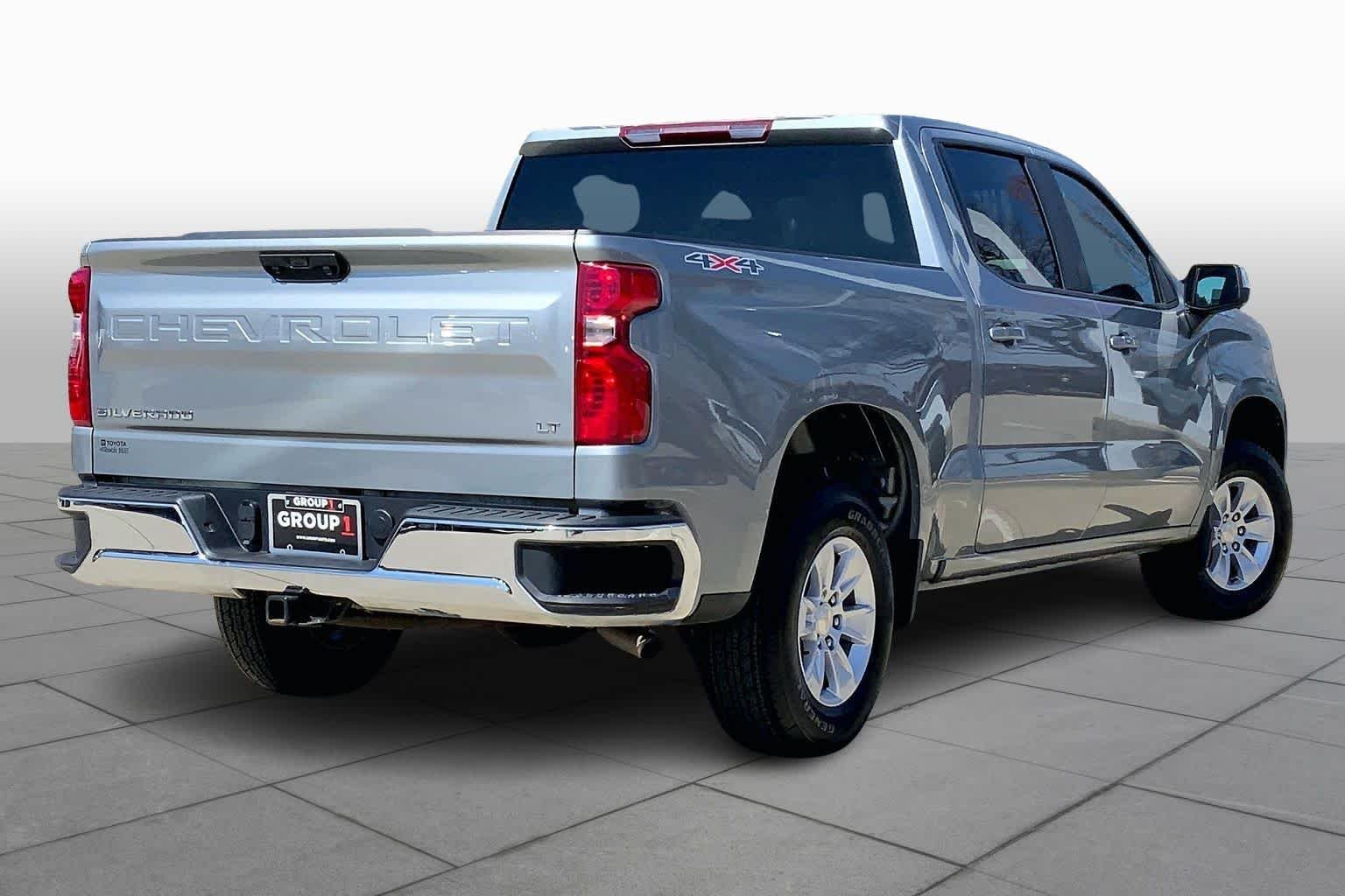 Used 2025 Sterling Gray Metallic Chevrolet LT image 23