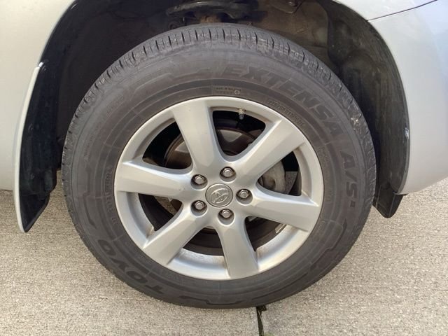 Used 2008 Classic Silver Toyota Limited image 7