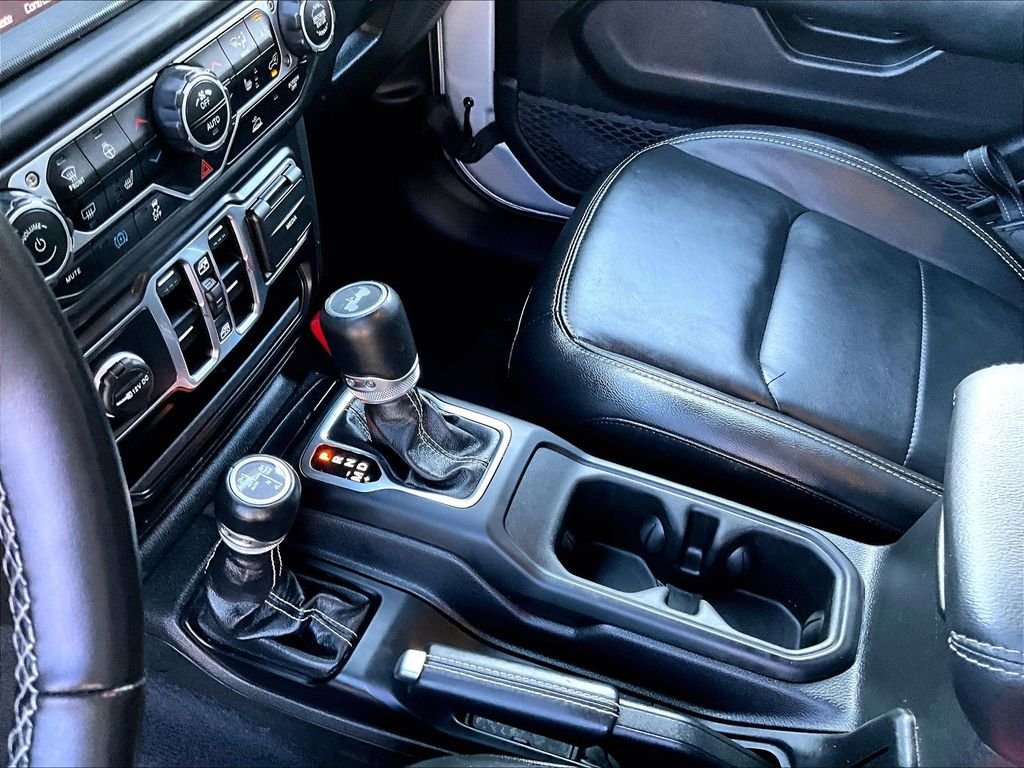 Used 2023 Silver Jeep Sahara 4xe image 20