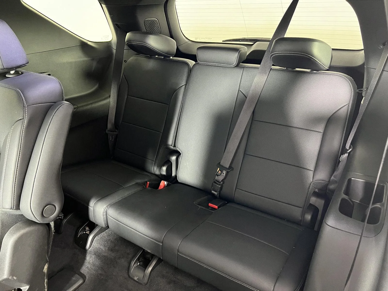 Used 2025 Summit White Chevrolet LT image 21