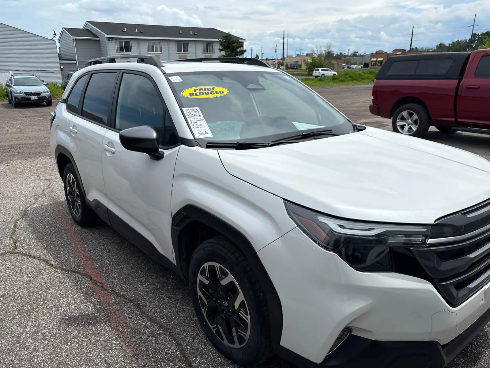 Used 2025 Crystal White Pearl Subaru Premium image 4