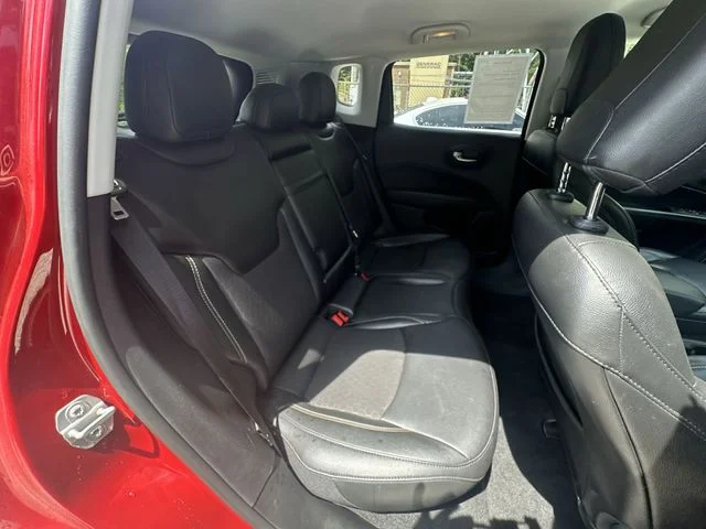 Used 2019 Red Jeep Latitude image 27