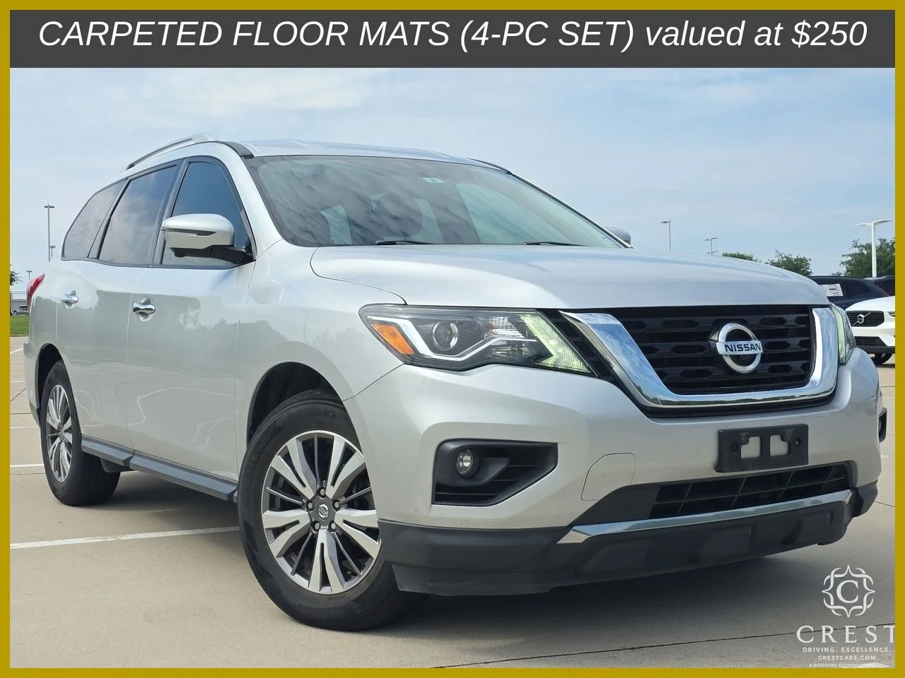 2019 Nissan Pathfinder SL 2WD's photo