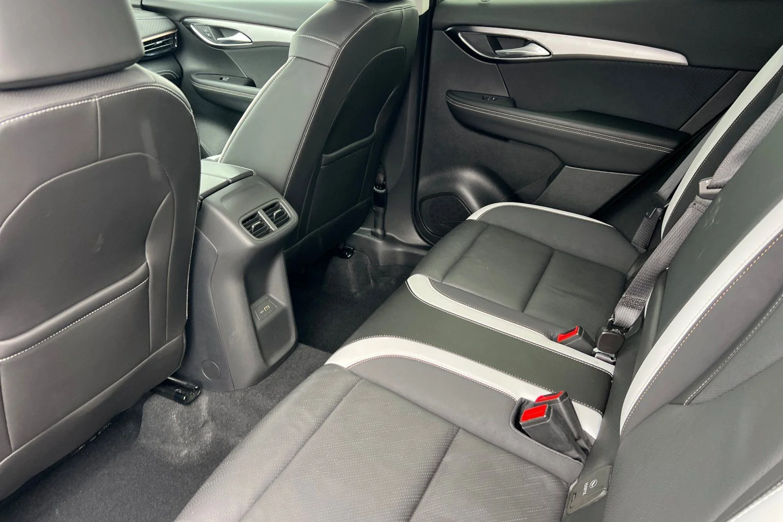 2024 Buick Envision Sport Touring - Photo 9