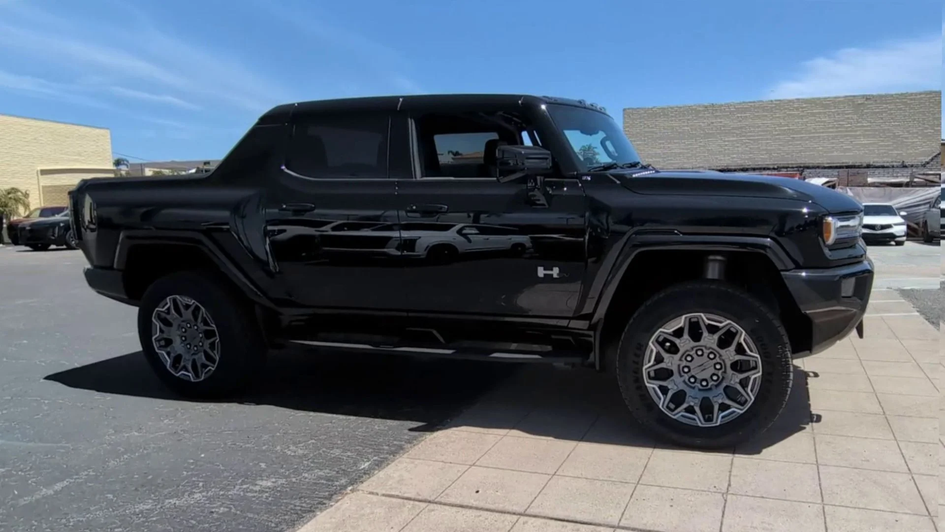 Void Black 2025 GMC Hummer EV Pickup 3X Crew Cab AWD Pickup Truck All-Wheel Drive