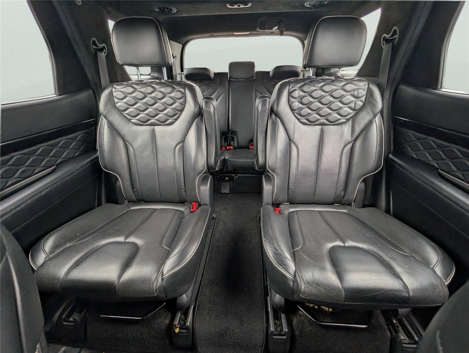 Used 2020 Lagoon Silver Hyundai Limited image 12