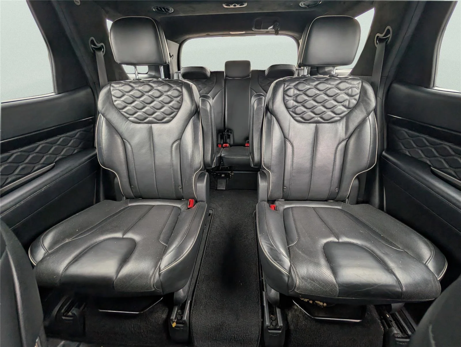 Used 2020 Lagoon Silver Hyundai Limited image 12