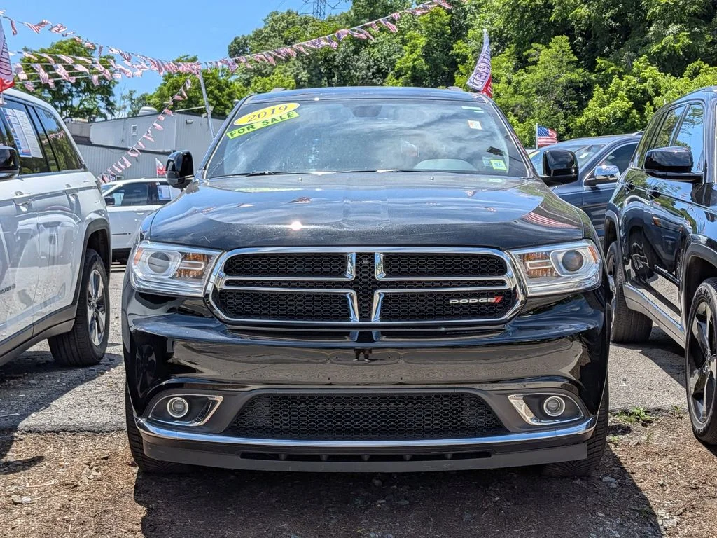 Used 2019 Black Dodge SXT Plus image 3