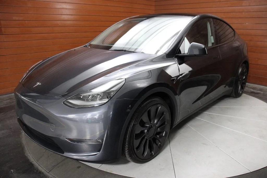 Used 2024 Stealth Gray Tesla Performance image 3