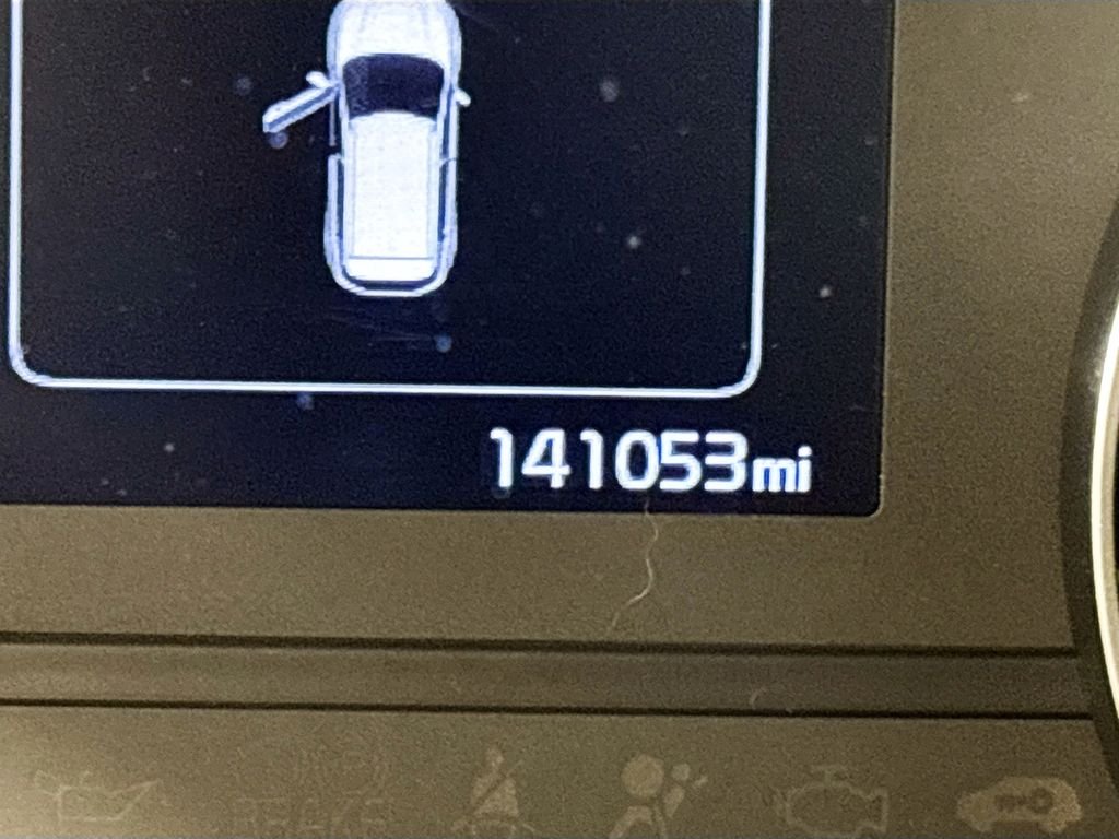 Used 2018 Red Kia LX image 14
