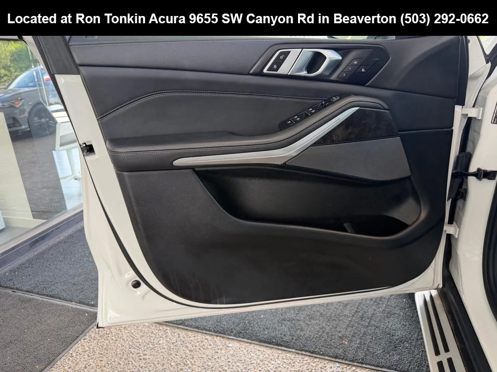 Used 2024 Alpine White BMW xDrive40i image 11
