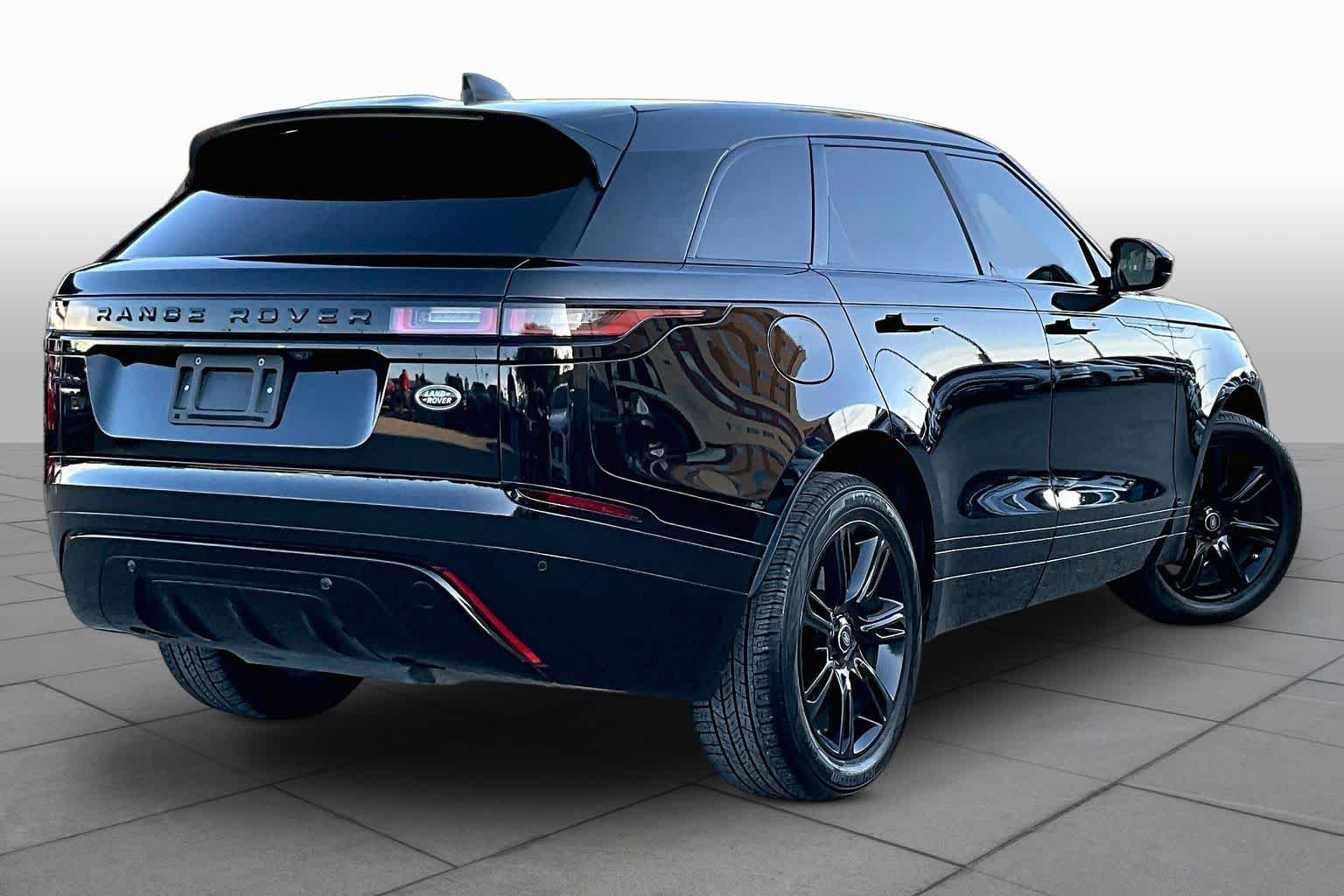 Used 2020 Narvik Black Land Rover R-Dynamic S image 12