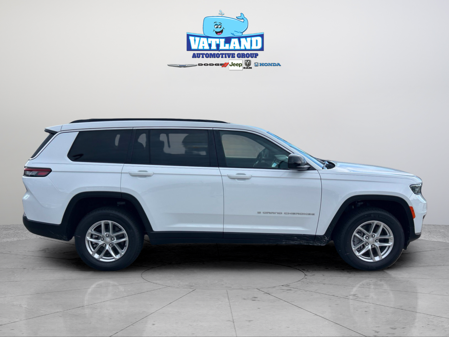 New 2026 Bright White Clear-Coat Exterior Paint Jeep Laredo image 6