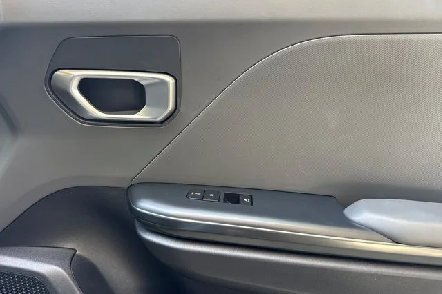 2025 Kia K4 LXS - Photo 18