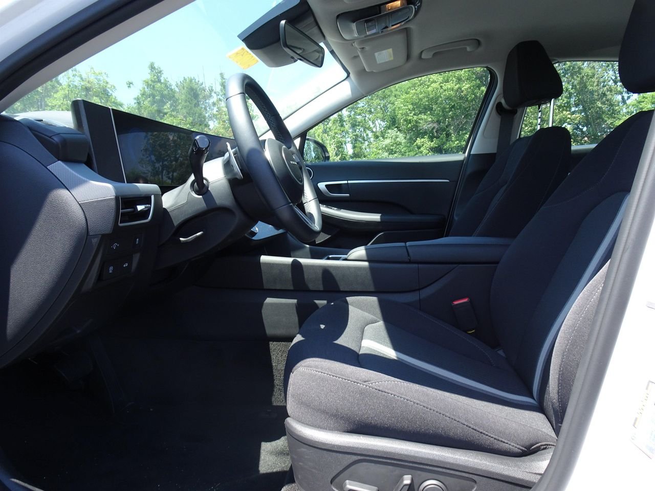 New 2026 White Hyundai SEL Sport image 8