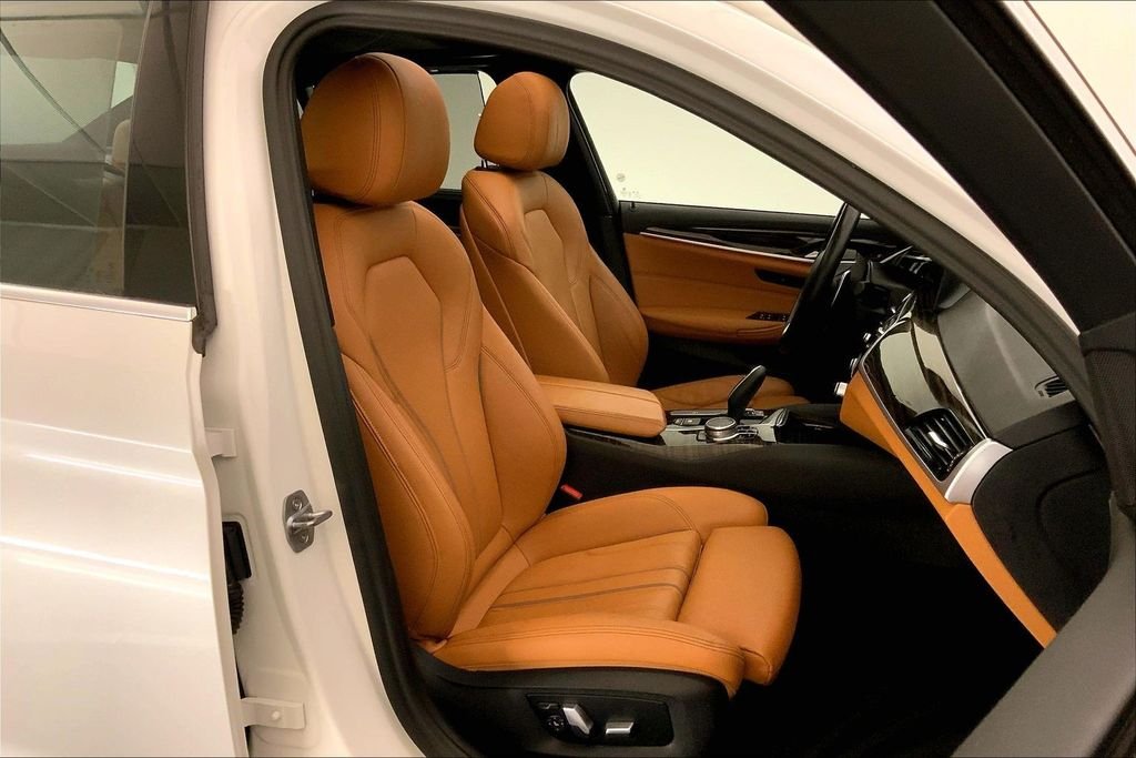 Used 2019 Mineral White Metallic BMW  image 6