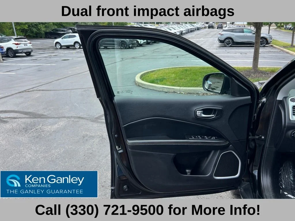 Used 2019 Black Jeep Latitude image 25
