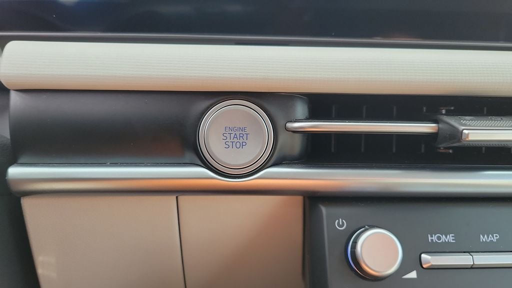 Certified Used 2025 Gray Hyundai SE image 27