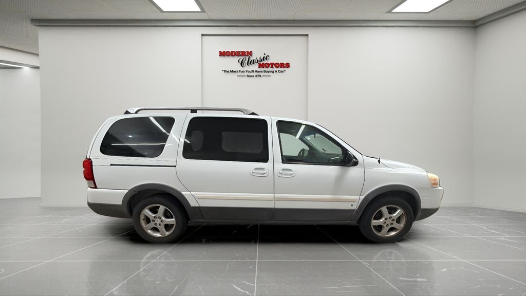 Used 2006 White Pontiac Base image 6