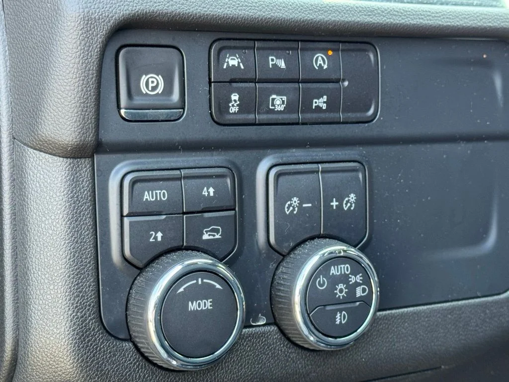 Used 2025 Gray Chevrolet Premier image 23