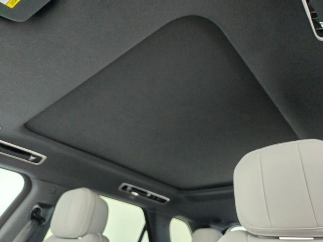 New 2026 Varesine Blue Land Rover SE image 11