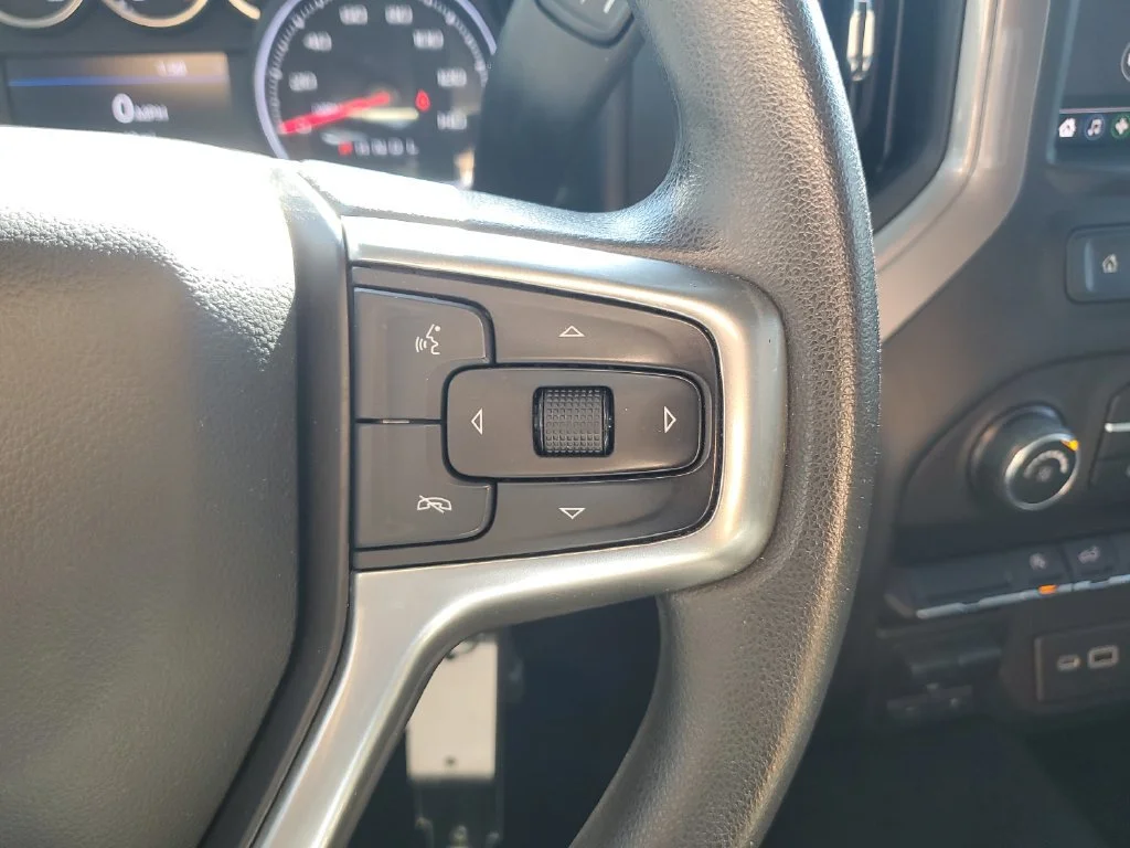 Used 2022 SUMMIT WHITE Chevrolet Custom image 21