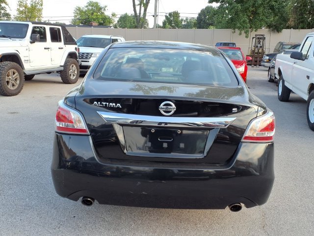 Used 2015 Black Nissan 2.5 S image 18