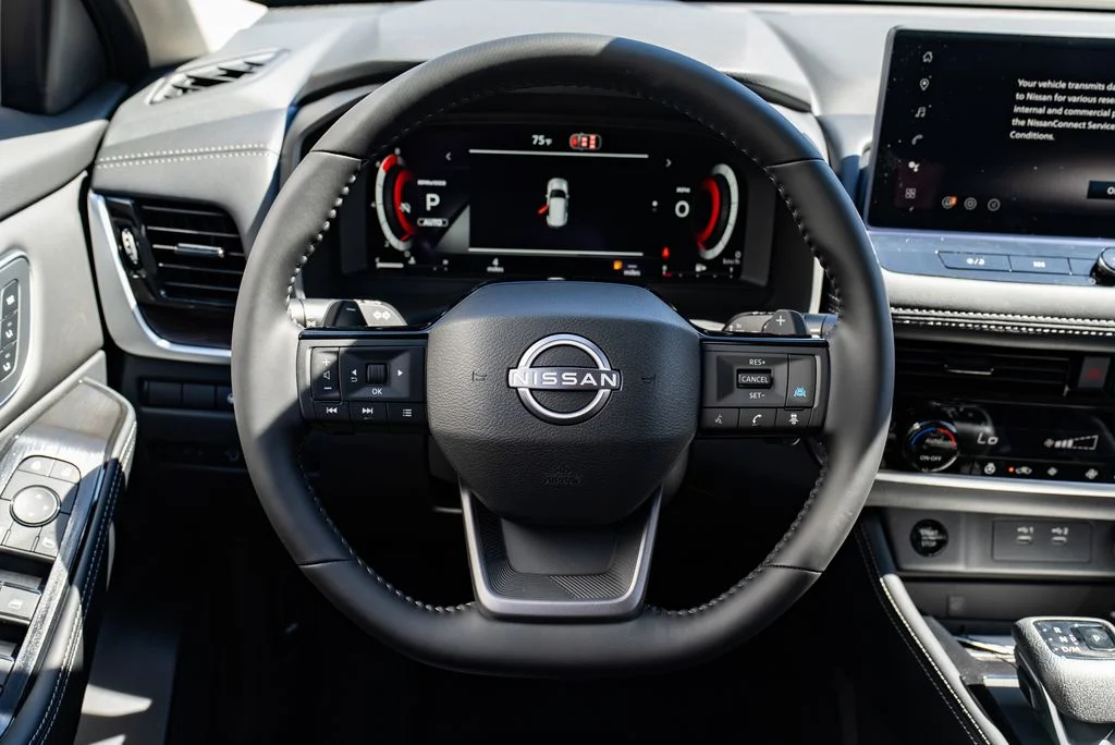 New 2026 Champagne Silver Metallic Nissan Platinum image 13