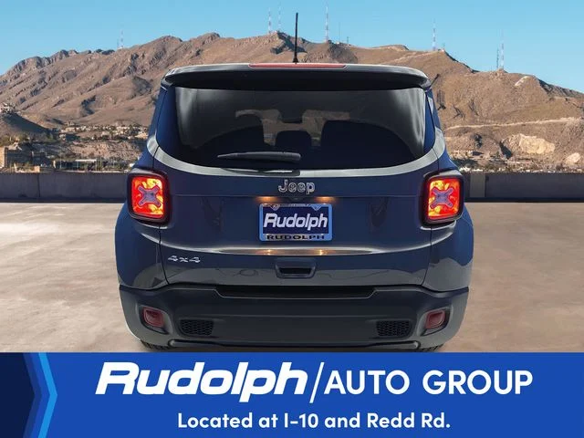 Used 2023 Gray Jeep Latitude image 4