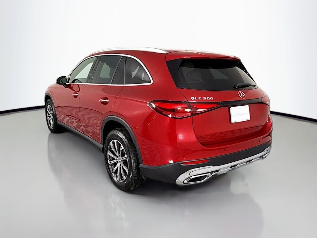 Used 2025 Red Mercedes-Benz GLC 300 image 3