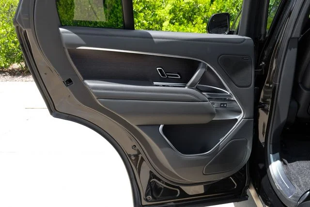 New 2026  Land Rover SE image 54