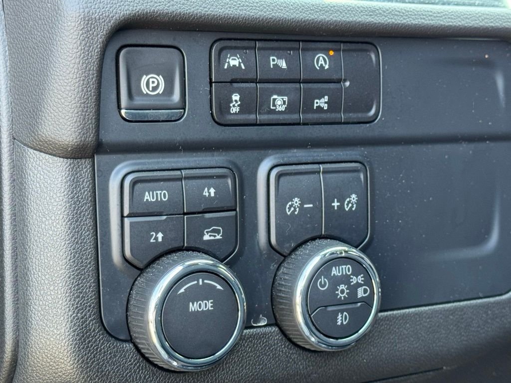 Used 2025 Gray Chevrolet Premier image 23