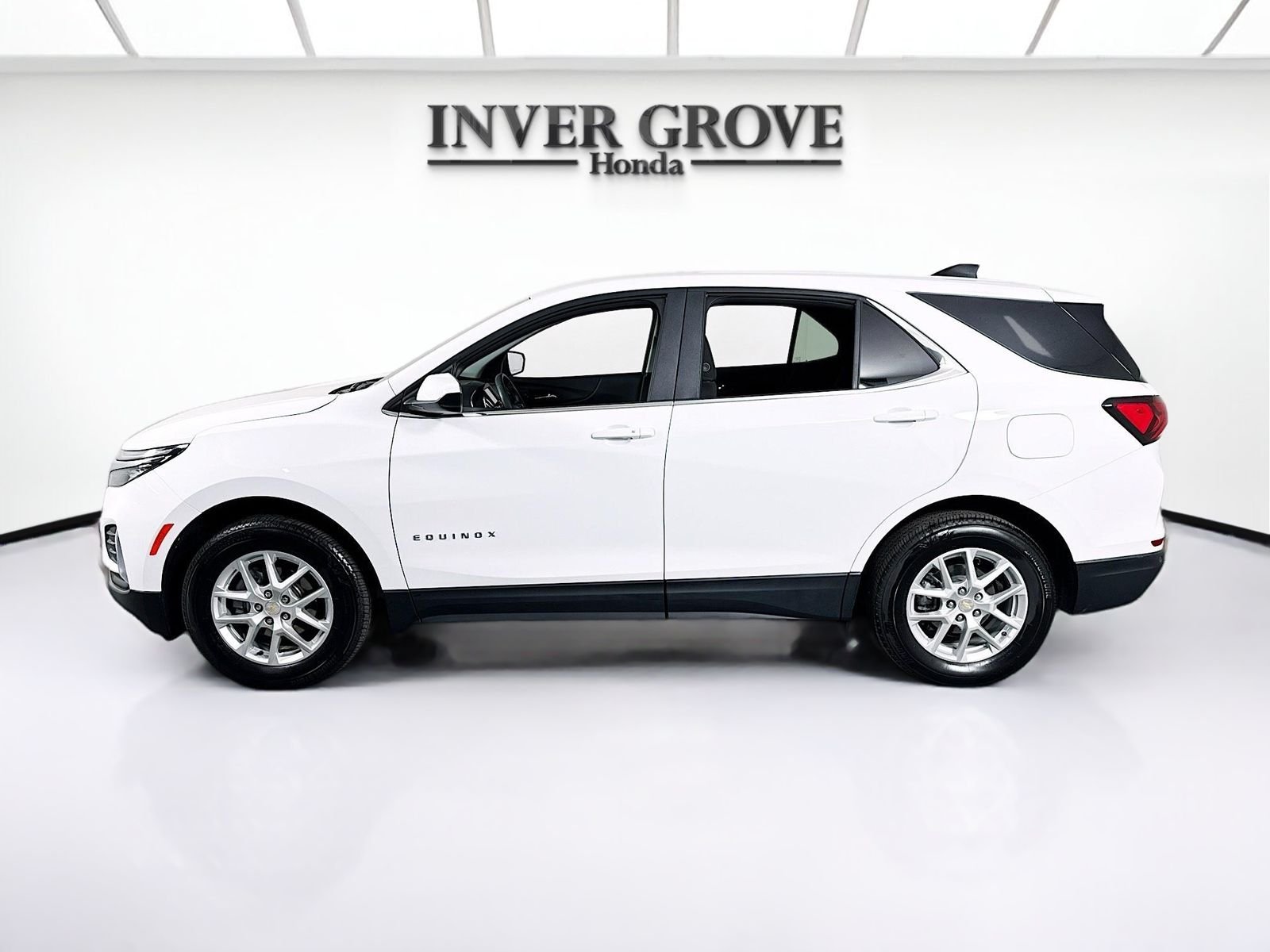 Used 2023 Summit White Chevrolet LT image 8