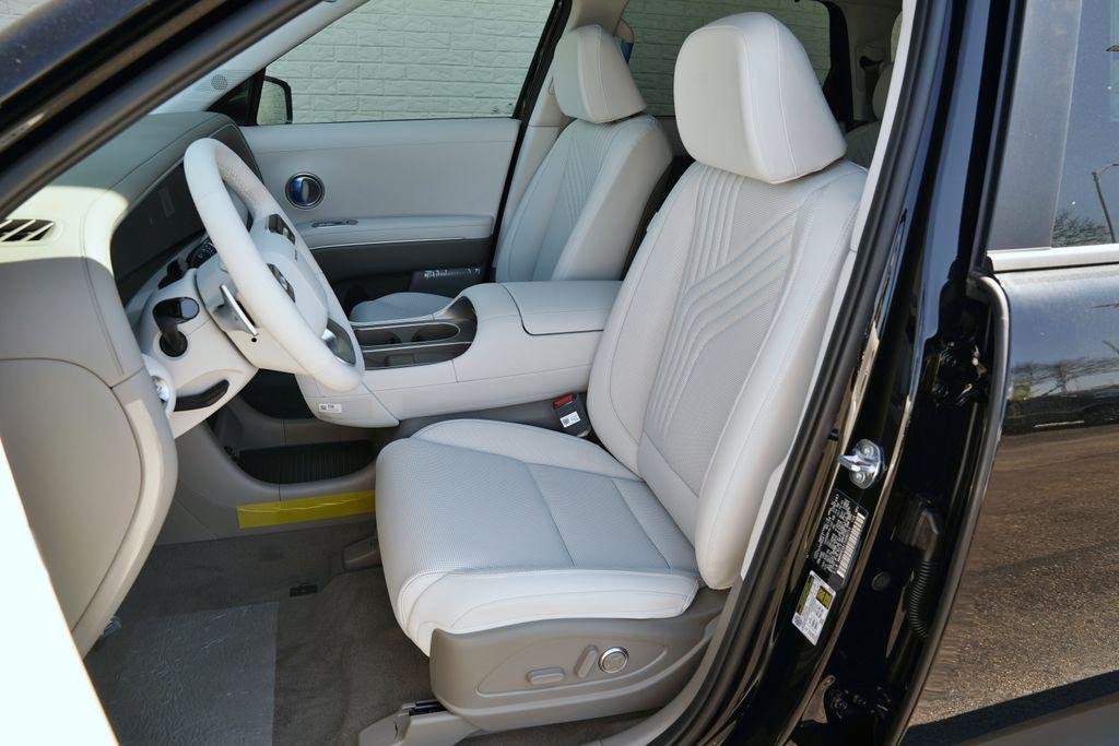 New 2026 Abyss Black Pearl Hyundai SEL Premium image 9