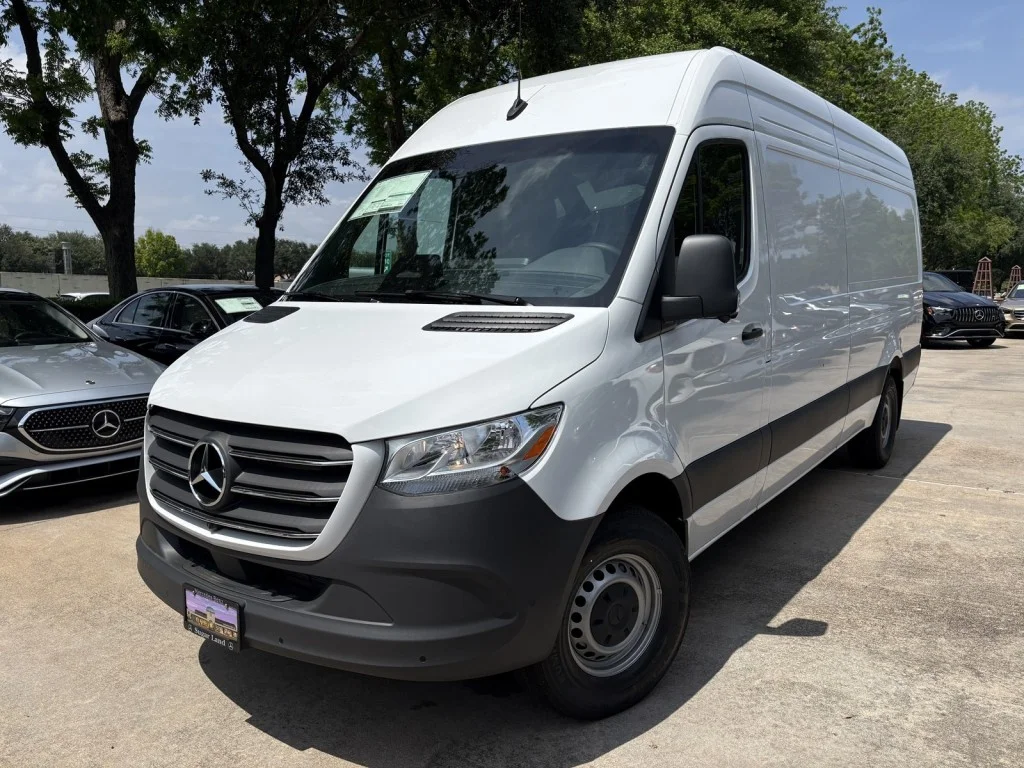 2026 Mercedes-Benz Sprinter 2500 170 WB High Roof's photo
